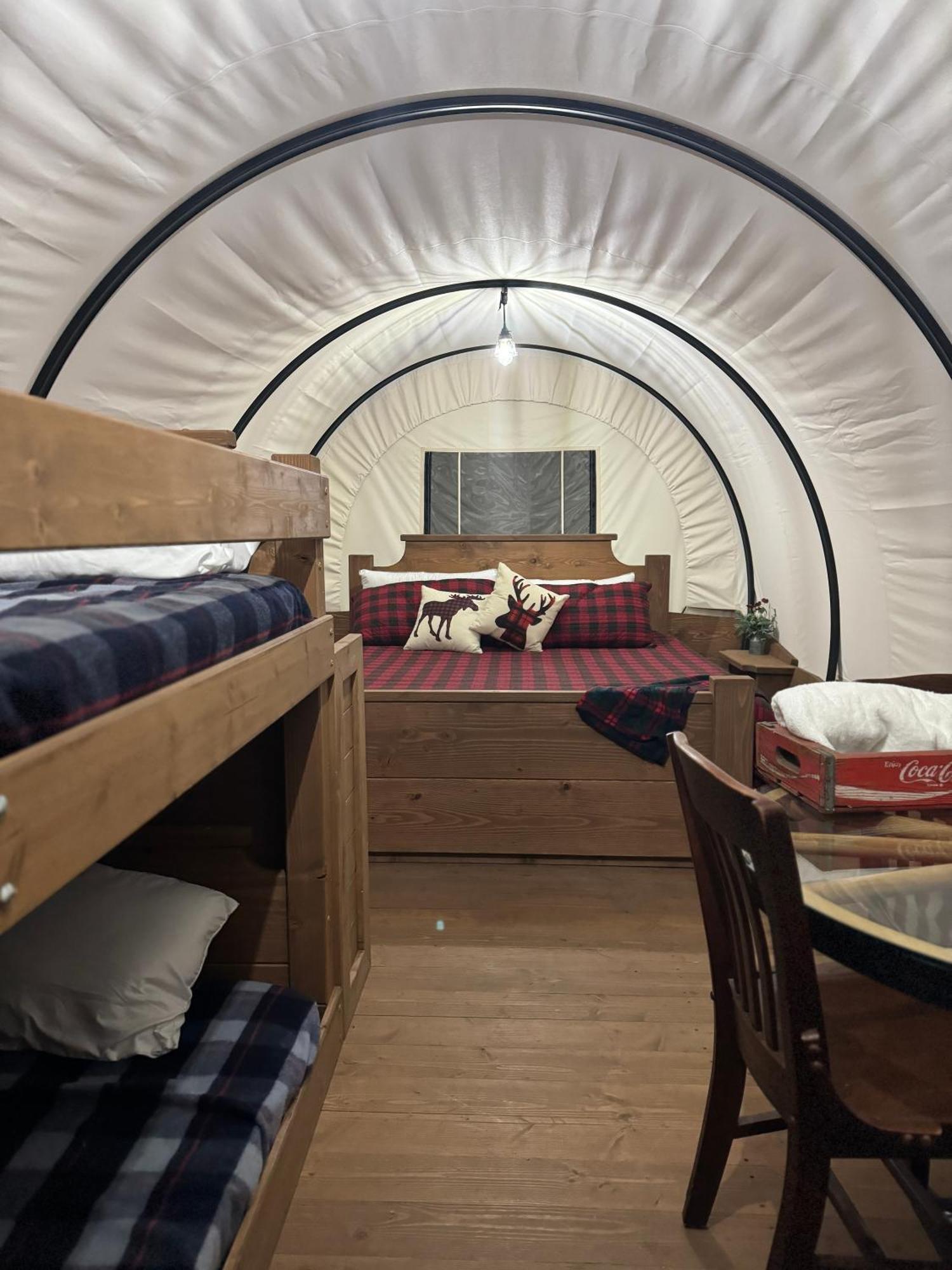 Lockridge Park Hotel Данвил Екстериор снимка