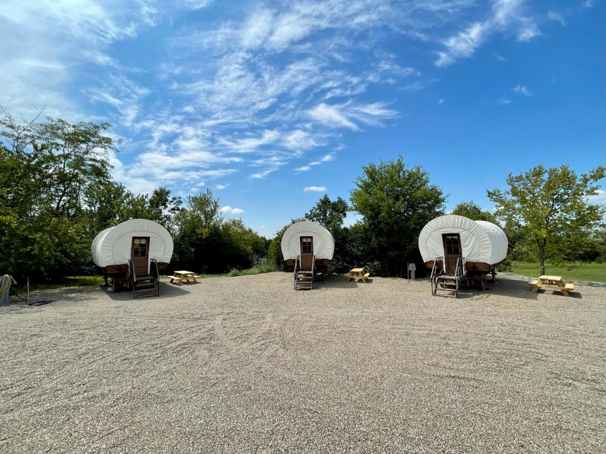 Lockridge Park Hotel Данвил Екстериор снимка